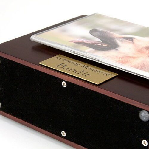 Pet photo urn, bottom view